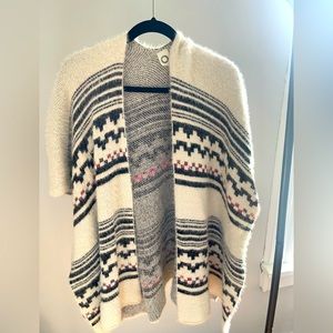 Akemi + Kin Anthropologie Olivia Eyelash Aztec Print Wrap Sweater, One Size